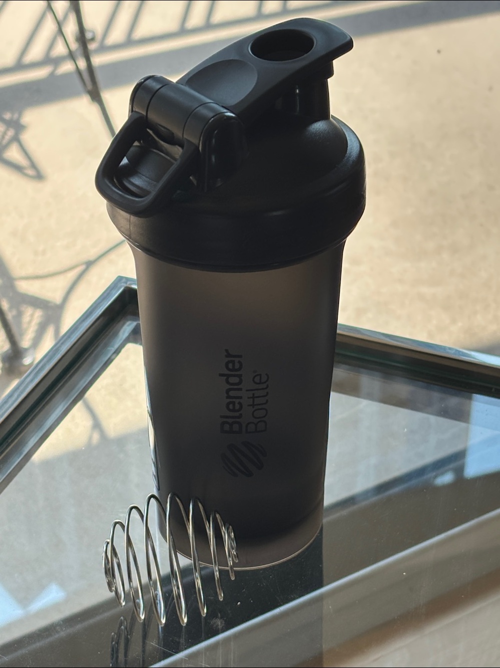 NWOT BlenderBottle Sport 24oz Sleek Tritan Shaker Bottle Black Classic V2